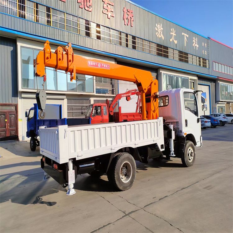 凉城县三轮随车吊定制 农用改装机自备吊中瑞长期出售